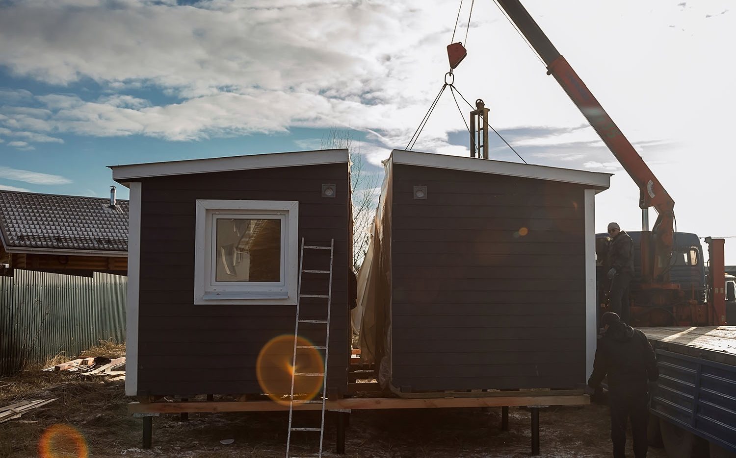 Modular home construction joins the pieces